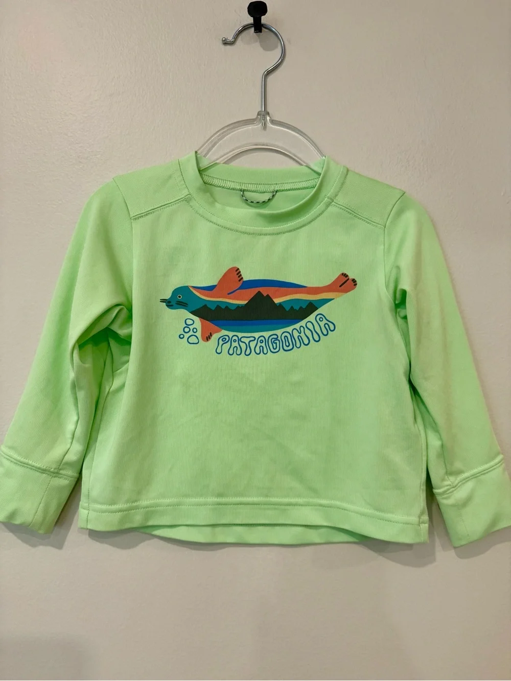 Patagonia Bright Green Kids Capilene Silkwweight Top Flipper Flitz Seal